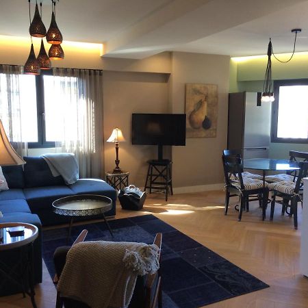 Lovely Refurbished Apartment Nisa Exterior foto