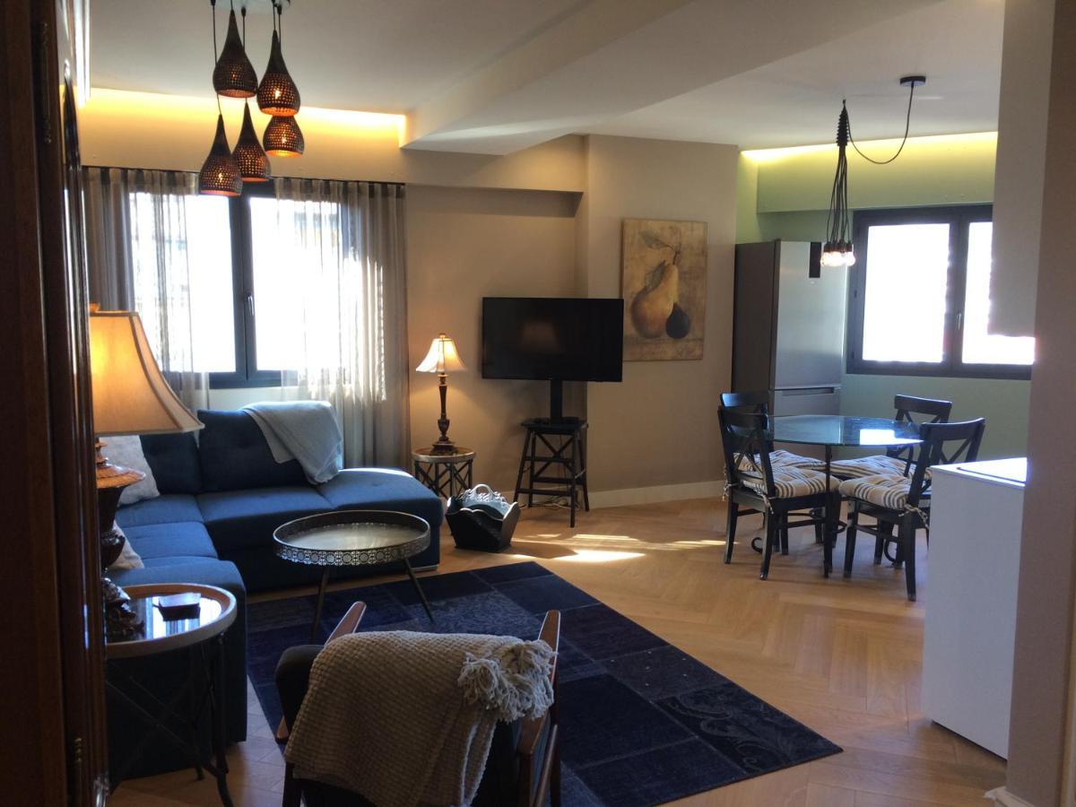 Lovely Refurbished Apartment Nisa Exterior foto
